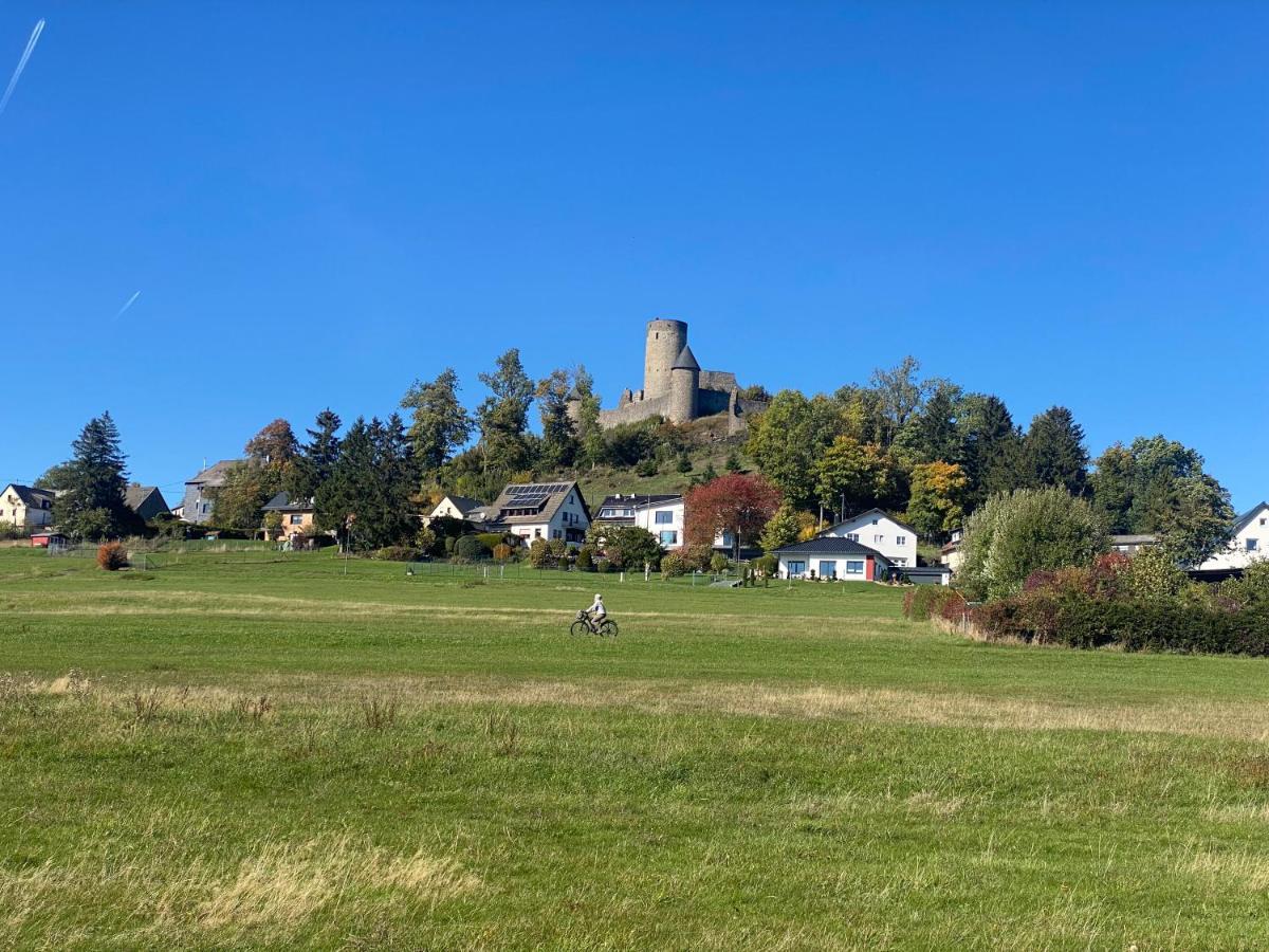 Gaestehaus Beim Metzger / Doettingen Am Nuerburgring Dottingen  Kültér fotó